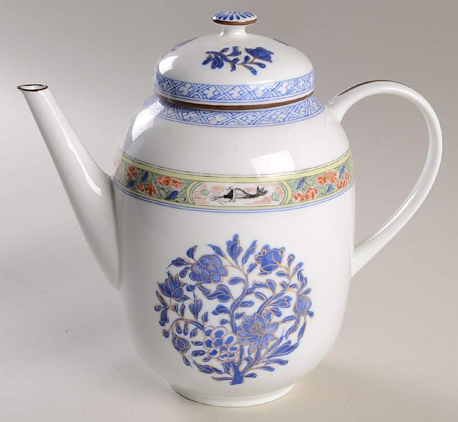 Kan Sou (White Background) Coffee Pot & Lid by Puiforcat-1