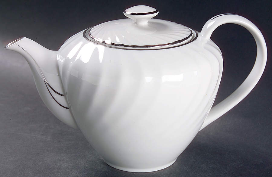 Estate Teapot & Lid by Puritan (Japan)-1