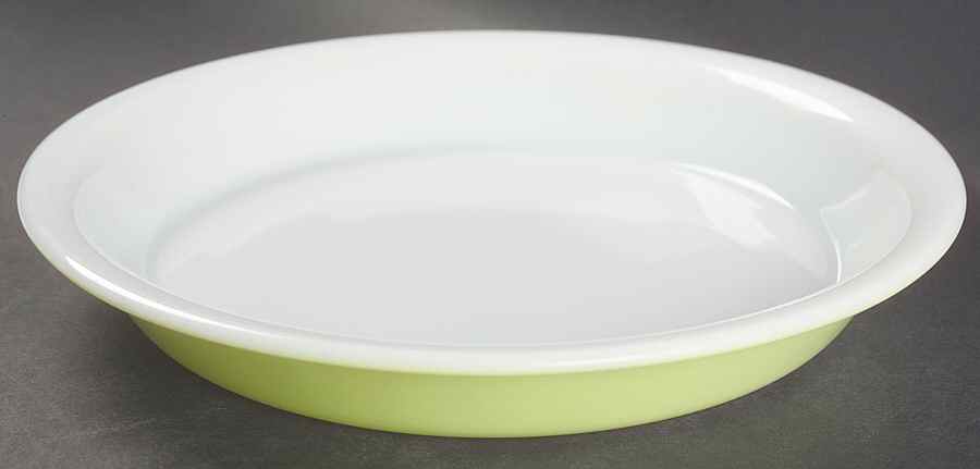 Green 9" Pie Baking Plate by Pyrex-1