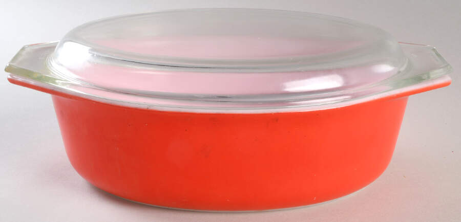 Red 2.5 Quart Oval Covered Casserole by Pyrex-1