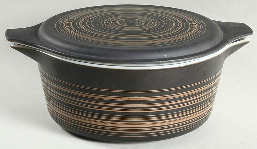 Terra 2.5 Qt Round Covered Casserole by Pyrex-1