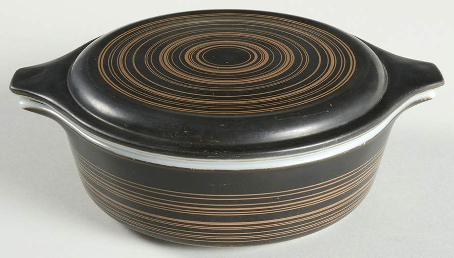 Terra 1 Pt Round Covered Casserole by Pyrex-1