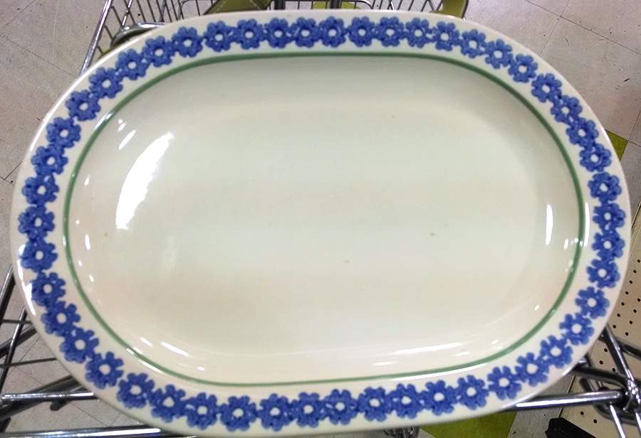 Sunnydale 14" Oval Serving Platter by Pfaltzgraff-1