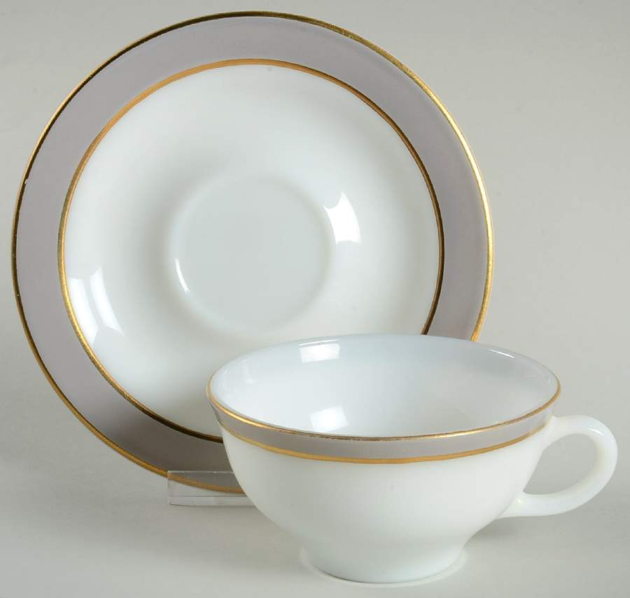 PYR9 Flat Cup & Saucer Set by Pyrex-1