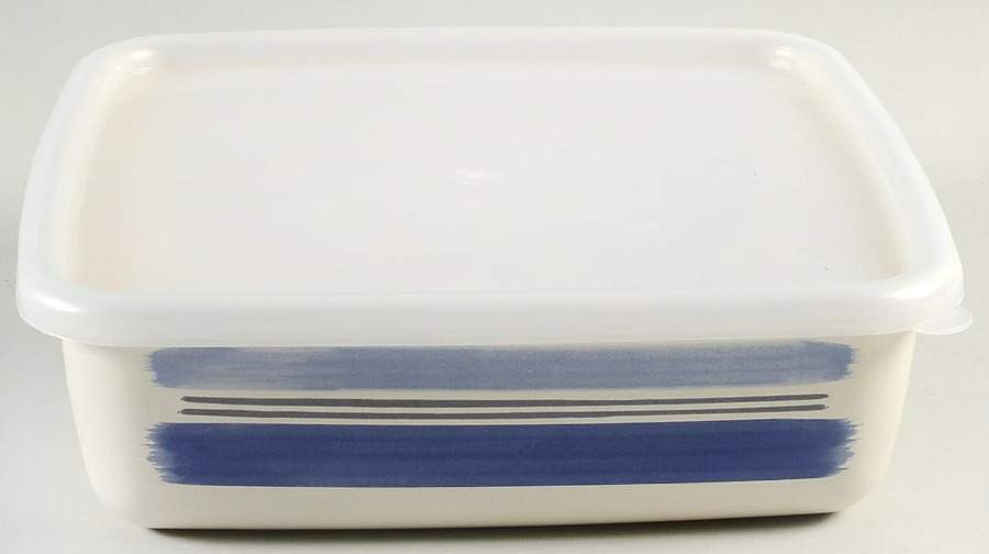 Rio 8" Metal Square Baker W/Plastic Lid by Pfaltzgraff-1