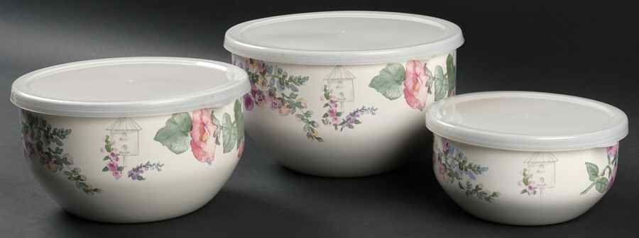 Cape May 3 Pc Metal Bowl & Plastic Lid (5 3/4", 7", 7 3/4") by Pfaltzgraff-1