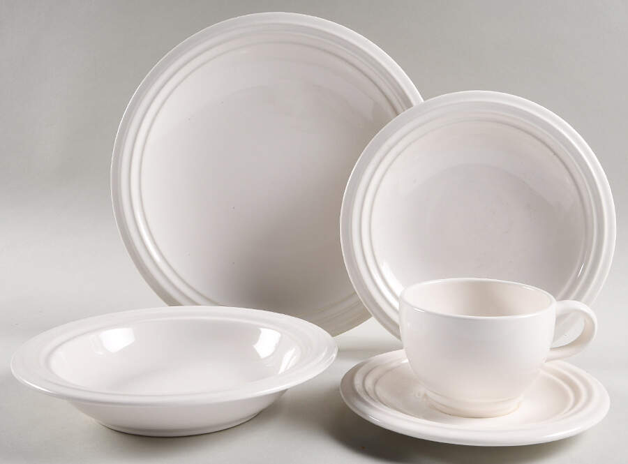 Terrace White 5 Piece Place Setting by Pfaltzgraff-1
