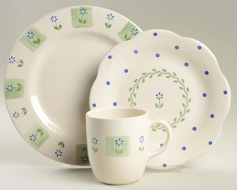 Cloverhill Floral 3 Piece Place Setting by Pfaltzgraff-1