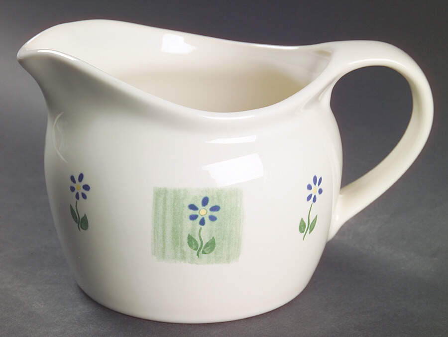Cloverhill Floral Gravy Boat by Pfaltzgraff-1