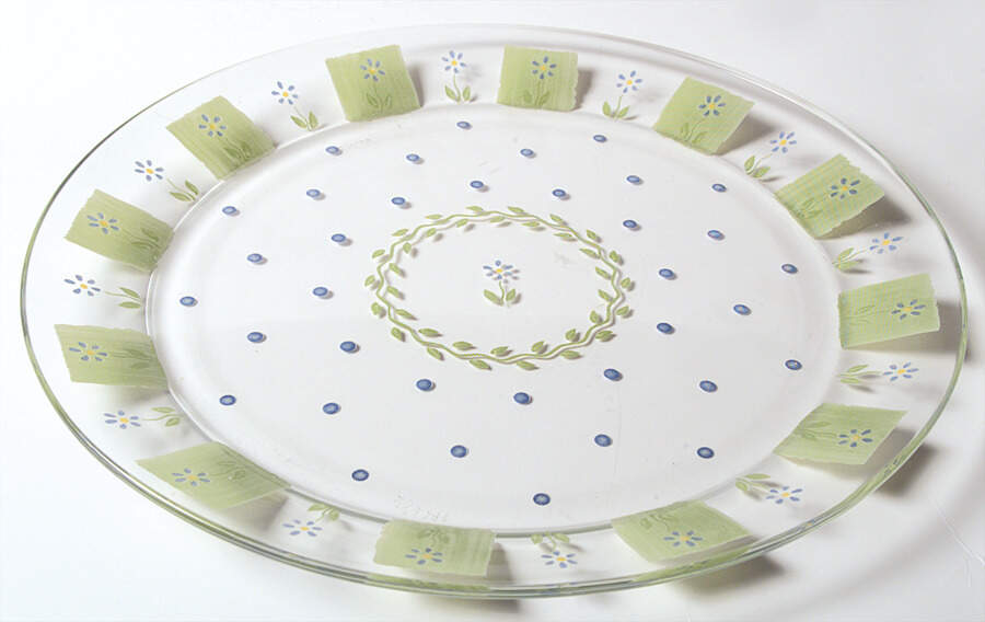 Cloverhill Floral 13" Round Glassware Platter by Pfaltzgraff-1