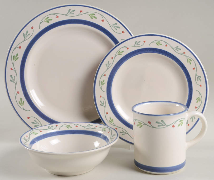 Wyngate Floral 4 Piece Place Setting by Pfaltzgraff-1