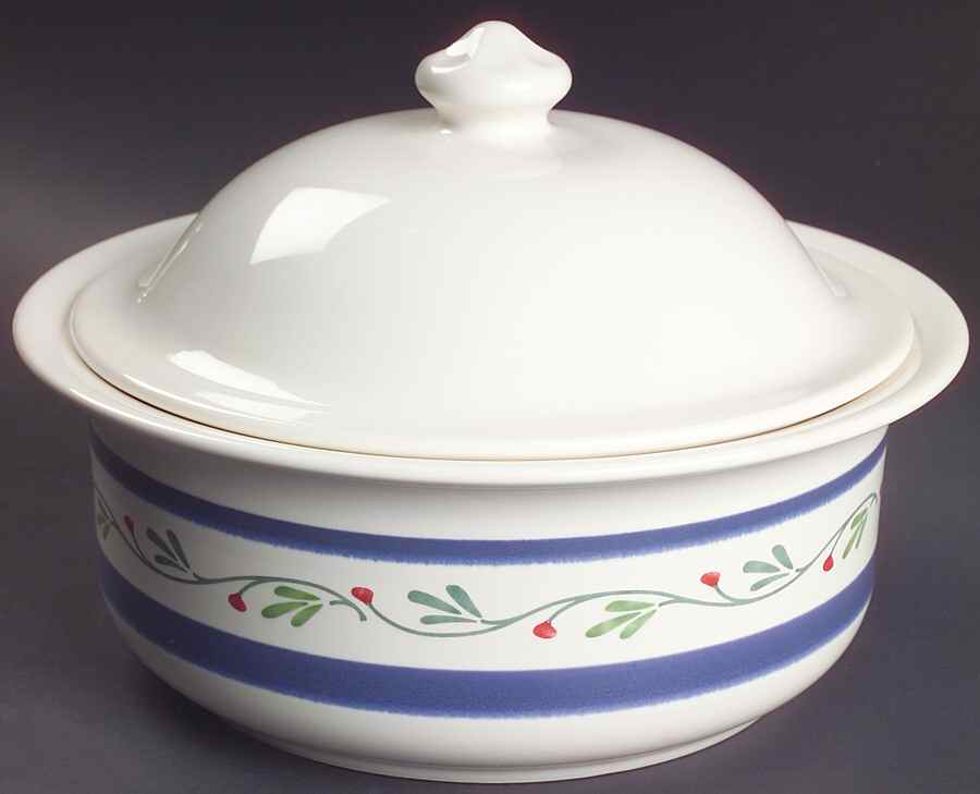 Wyngate Floral 2 Qt Round Covered Casserole by Pfaltzgraff-1