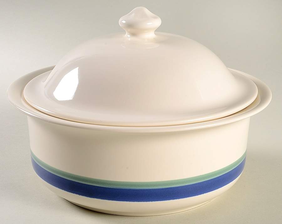 Wyngate Band 2 Qt Round Covered Casserole by Pfaltzgraff-1
