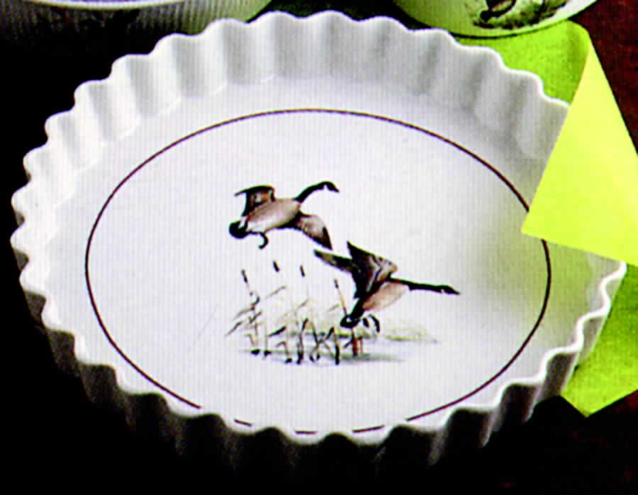 Gibiers Quiche Dish by Porcelaine De Paris-1