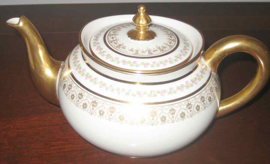 POY124 Teapot & Lid by Jean Pouyat-1