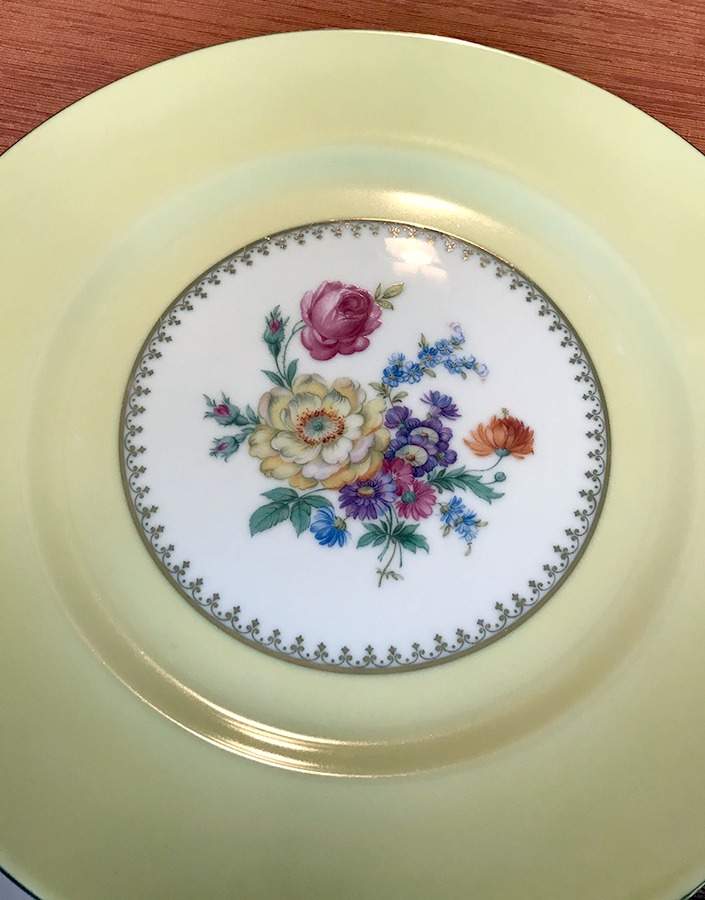 PFE33 Dinner Plate by Pfeiffer & Lowenstein-1
