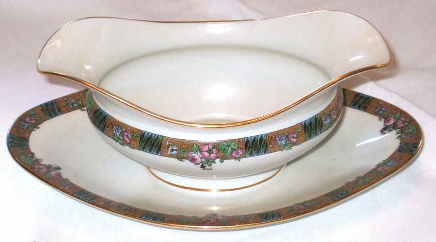 POY133 Gravy Boat with Attached Underplate by Jean Pouyat-1
