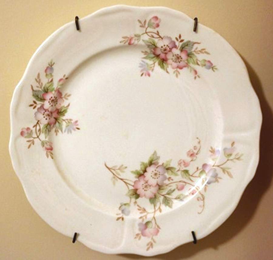 Annabelle Dinner Plate by Palissy-1