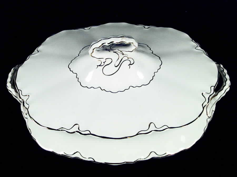 POP107 Oval Covered Vegetable by Pope Gosser-1