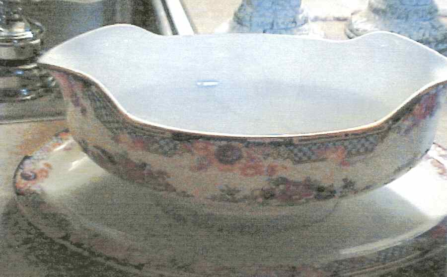 PHE16 Gravy Boat with Attached Underplate by Phoenix (Czech)-1