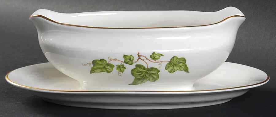 PNC1 Gravy Boat with Attached Underplate by Pencrest-1