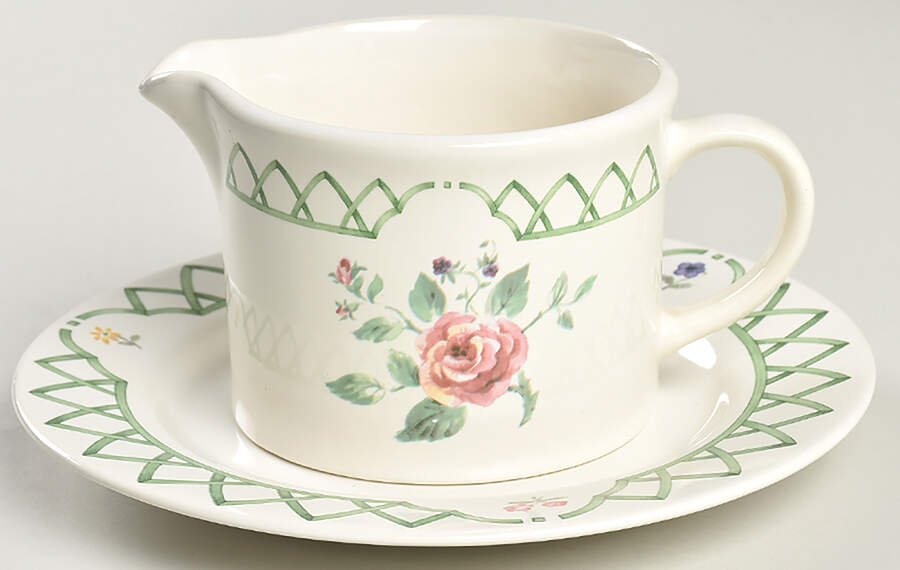 Garden Trellis Gravy Boat & Underplate by Pfaltzgraff-1