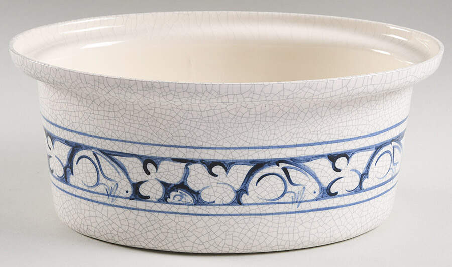 Dedham Rabbit 2 Quart Oval Covered Casserole No Lid by Potting Shed-1