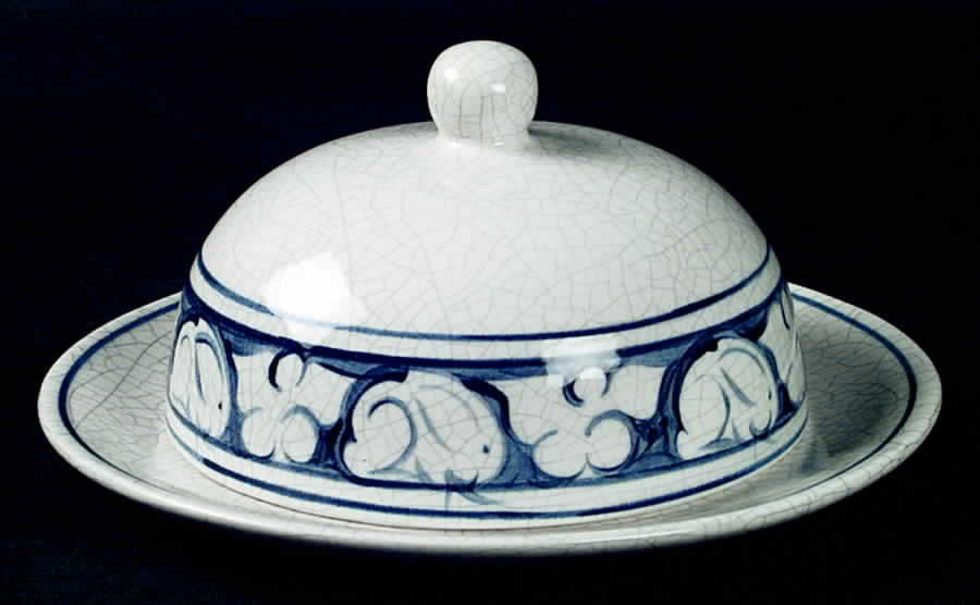 Dedham Rabbit Round Covered Butter by Potting Shed-1