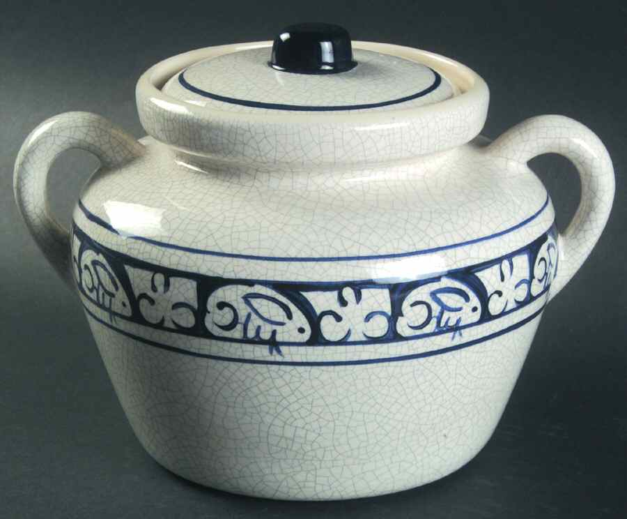 Dedham Rabbit 2 Qt Round Covered Casserole by Potting Shed-1