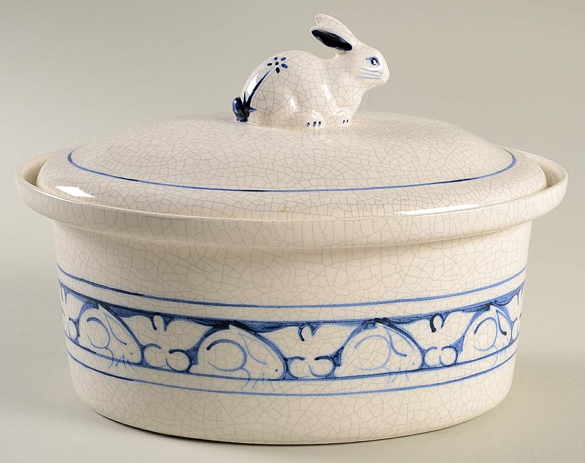 Dedham Rabbit 2 Quart Oval Covered Casserole by Potting Shed-1