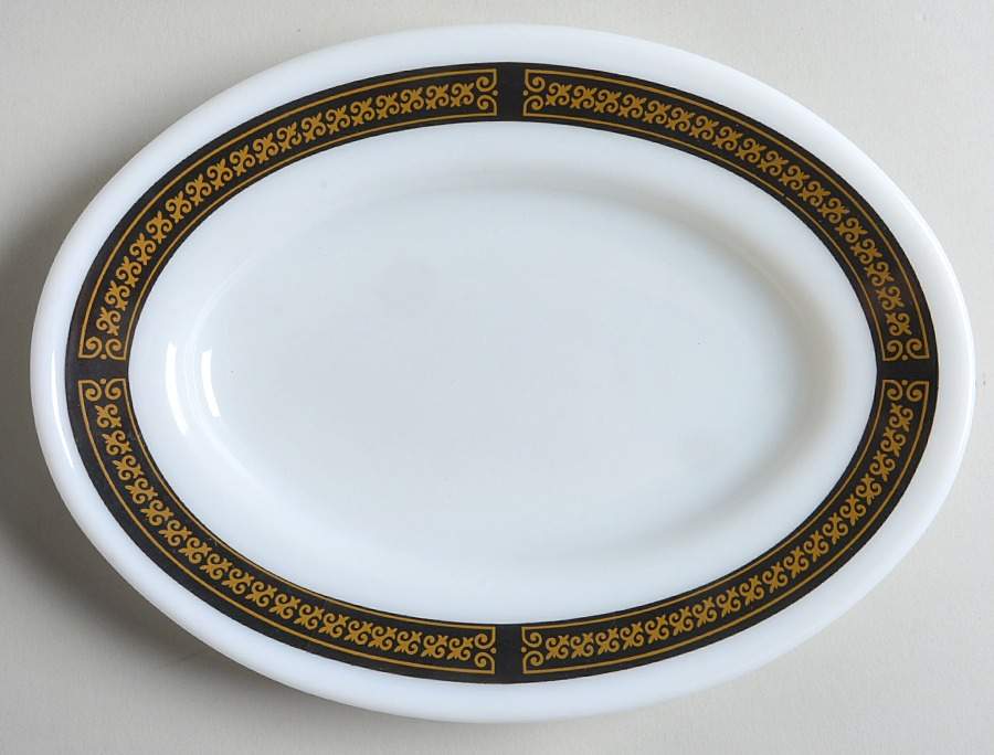 Ebony 9" Oval Serving Platter by Pyrex-1