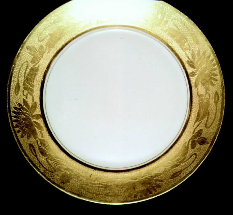 PIC28 Dinner Plate by Pickard-1