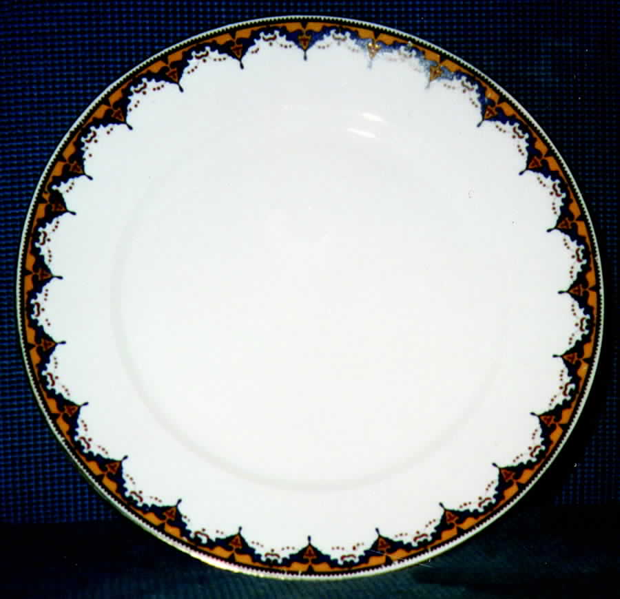 PUN42 Dinner Plate by Porcelain Union-1