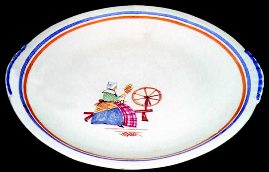 Spinning Wheel Dinner Plate by Paden City-1