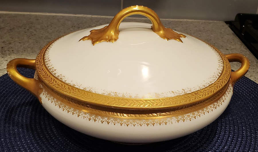 POY157 Round Covered Vegetable by Jean Pouyat-1