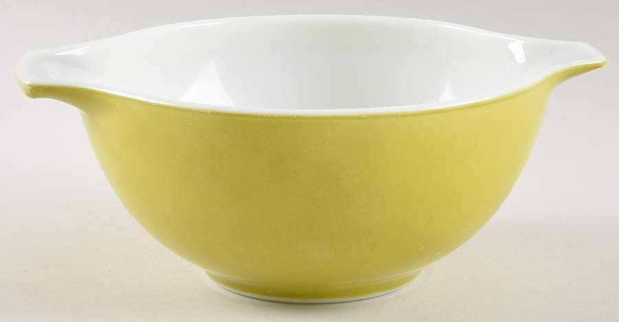Verde (Green) 9" Cinderella Mixing Bowl by Pyrex-1