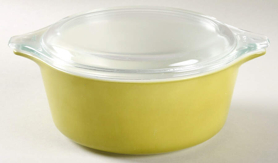 Verde (Green) 1.50 Pt Round Covered Casserole by Pyrex-1