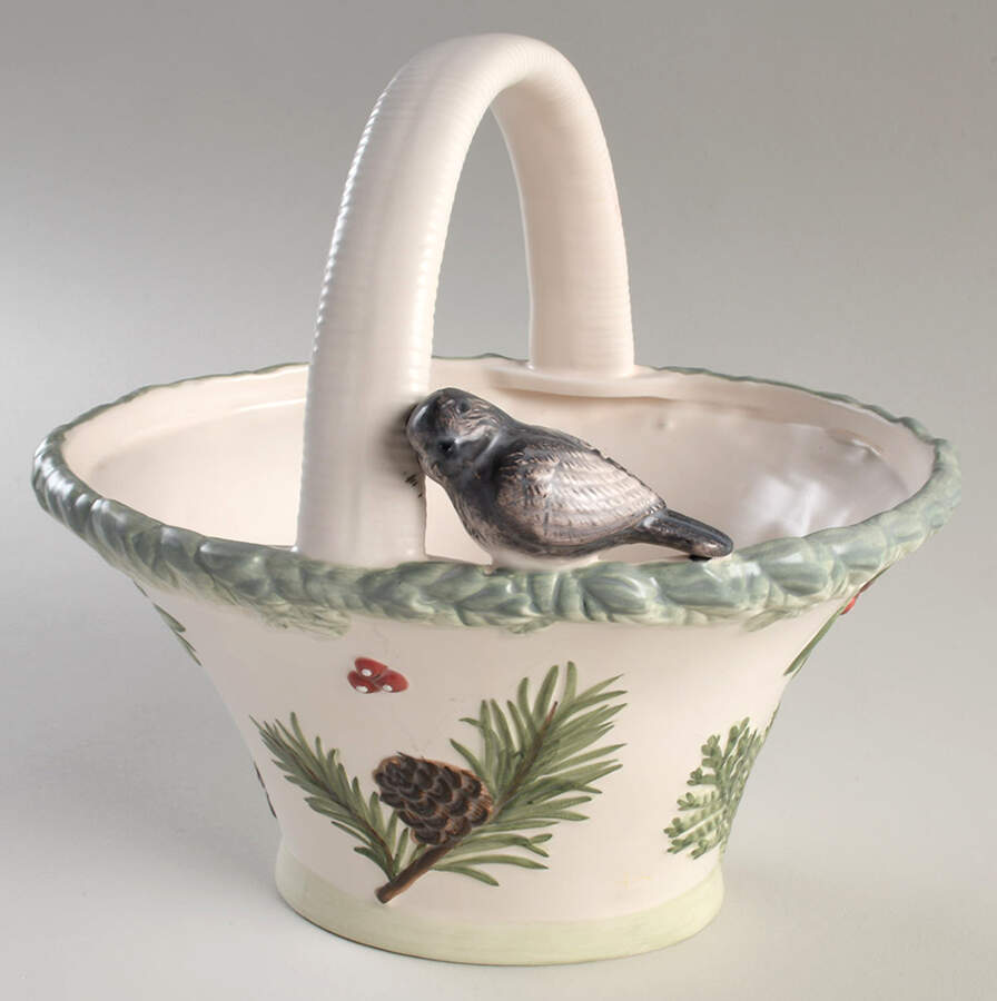 Winterwood Green Sculpted Basket by Pfaltzgraff-1