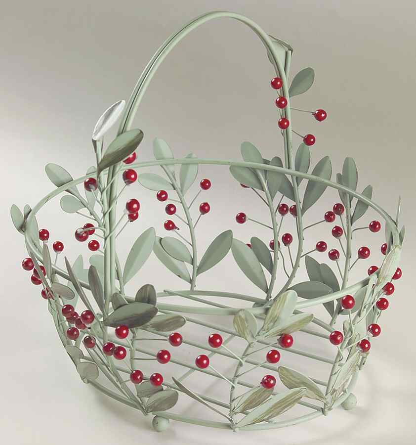Winterwood Green Medium Basket with Handle by Pfaltzgraff-1