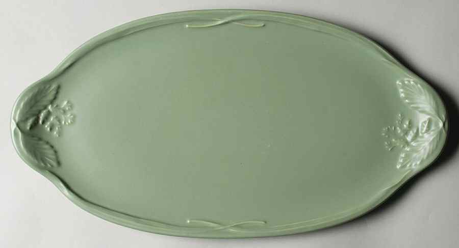 Winterwood Green 16" Oval Serving Platter by Pfaltzgraff-1