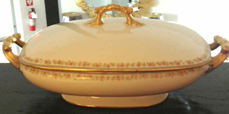 POY163 Oval Covered Vegetable by Jean Pouyat-1