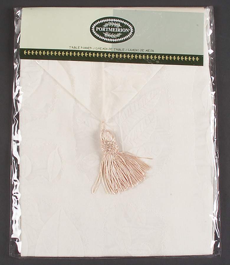 Seasons Leaves 14" X 72" Cloth Table Runner by Portmeirion-1