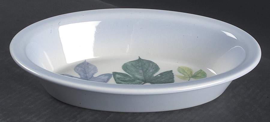 Seasons Leaves 11" Oval Pie Baker by Portmeirion-1