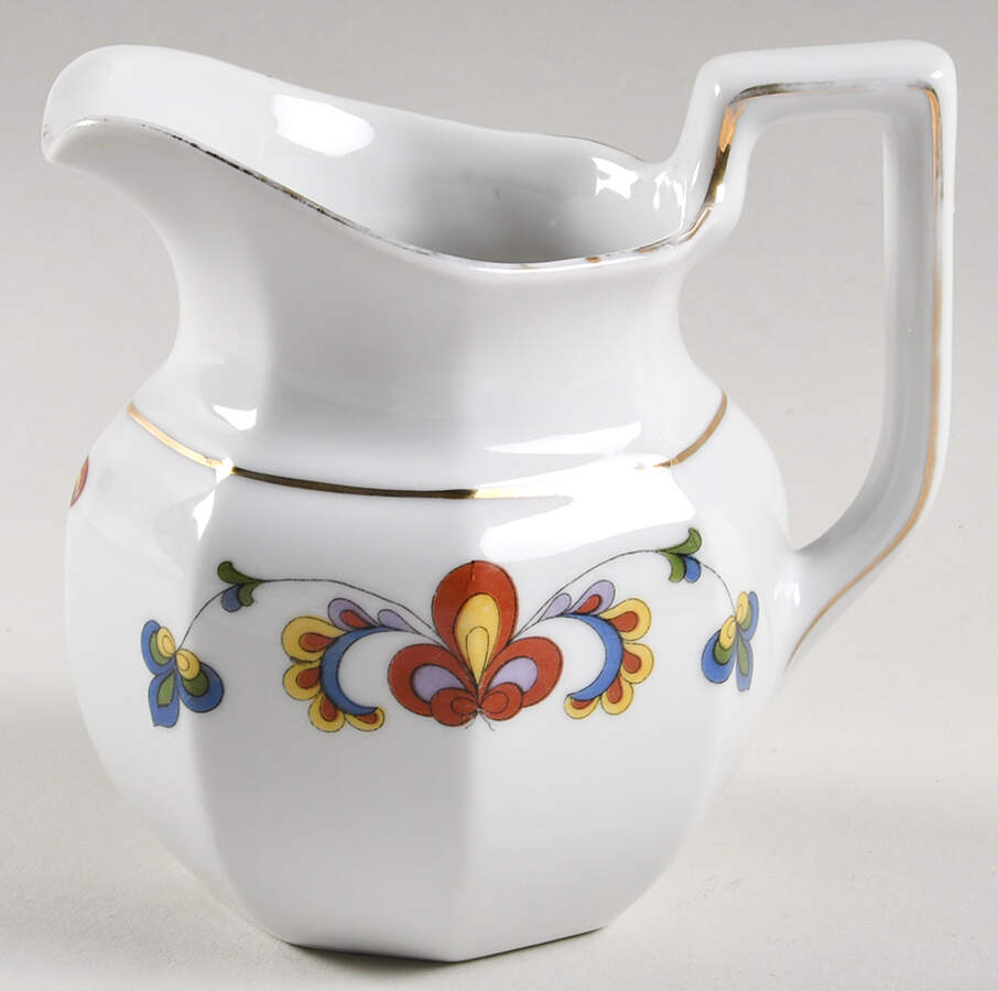 Farmer's Rose (Ribbed, Gold Trim) 14 Oz Pitcher by Porsgrund-1