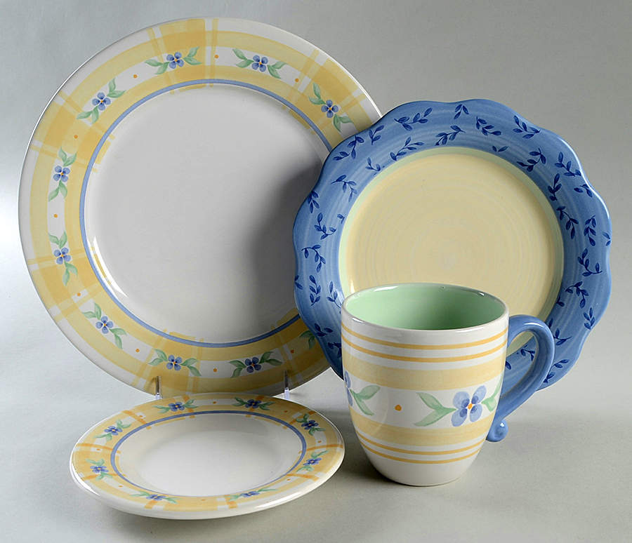 Summer Breeze 32 Piece Estate Set by Pfaltzgraff-1