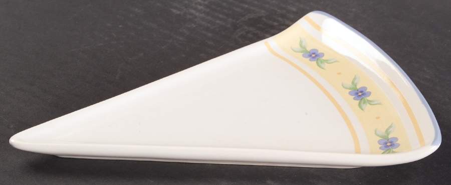 Summer Breeze Triangular Shape Slice Plate by Pfaltzgraff-1