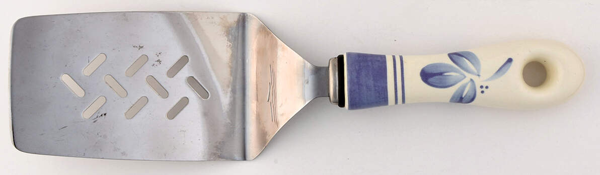 Villa Flora Metal Spatula by Pfaltzgraff-1