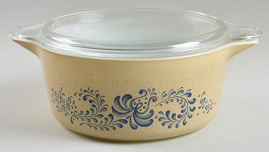 Homestead 2.5 Qt Round Covered Casserole by Pyrex-1