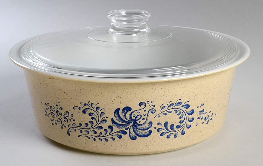 Homestead 4 Quart Round Covered Casserole by Pyrex-1