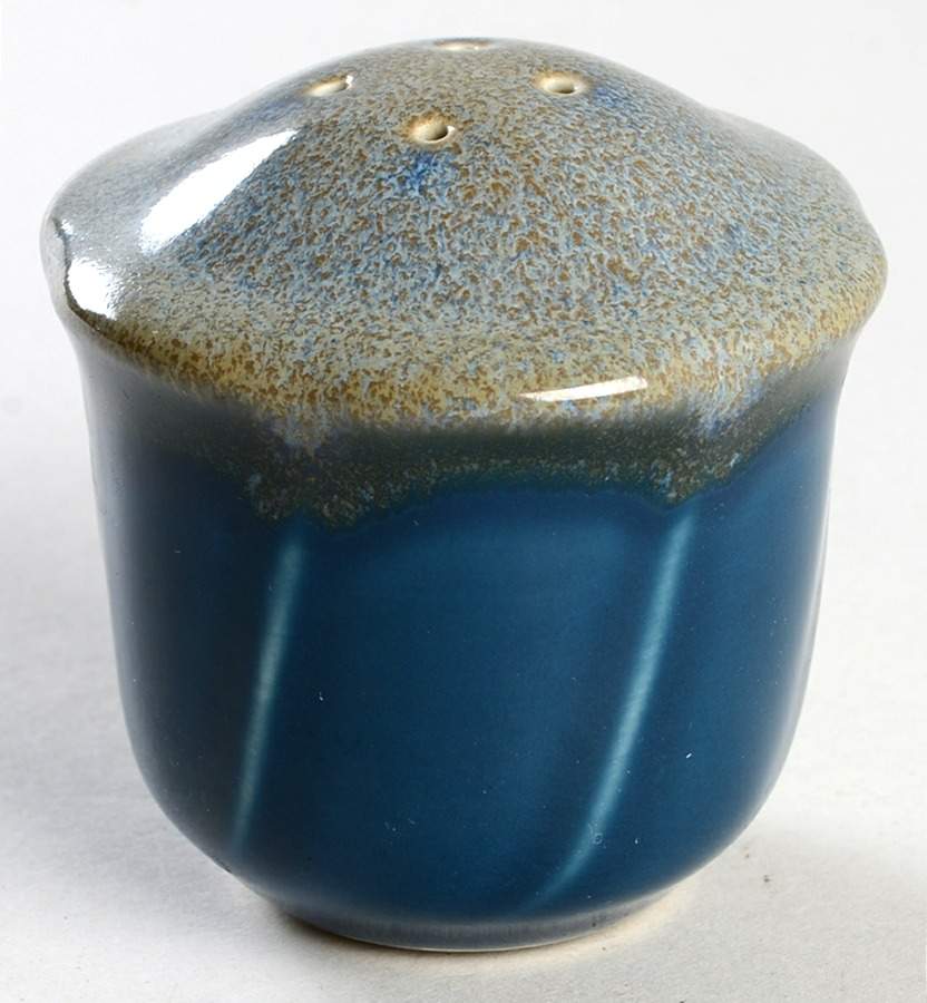 Salerno Pepper Shaker by Pfaltzgraff-1